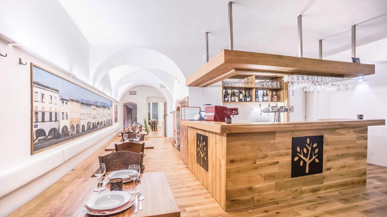 Penzion A Restaurace 14 Hostinné 외부 사진